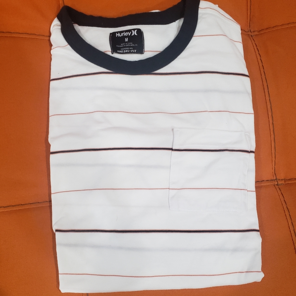 Size M nike/Hurley white t shirt